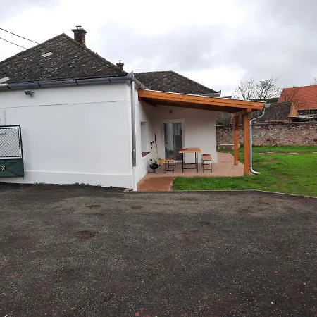 Letti Vendeghaz Feriehus Kovagoors
